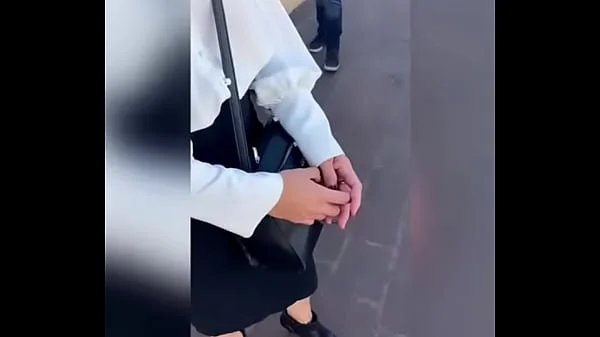 Sexo por DINERO! Le ofrezco DINERO a SEÑORA Mexicana Sumisa que Estaba Esperando su Camión para Irse a Trabajar! Le Doy Dinero para que me la CHUPE en la CALLE y no Vaya a Trabajar! PARTE #1